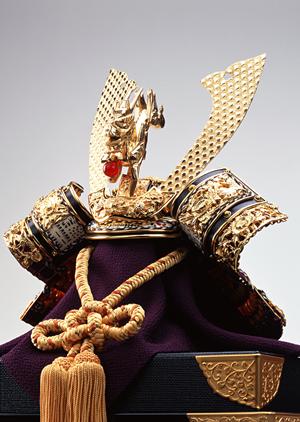 金箔アクセサリーの魅力と選び方：特別な日にふさわしいユニークなアイテムガイド